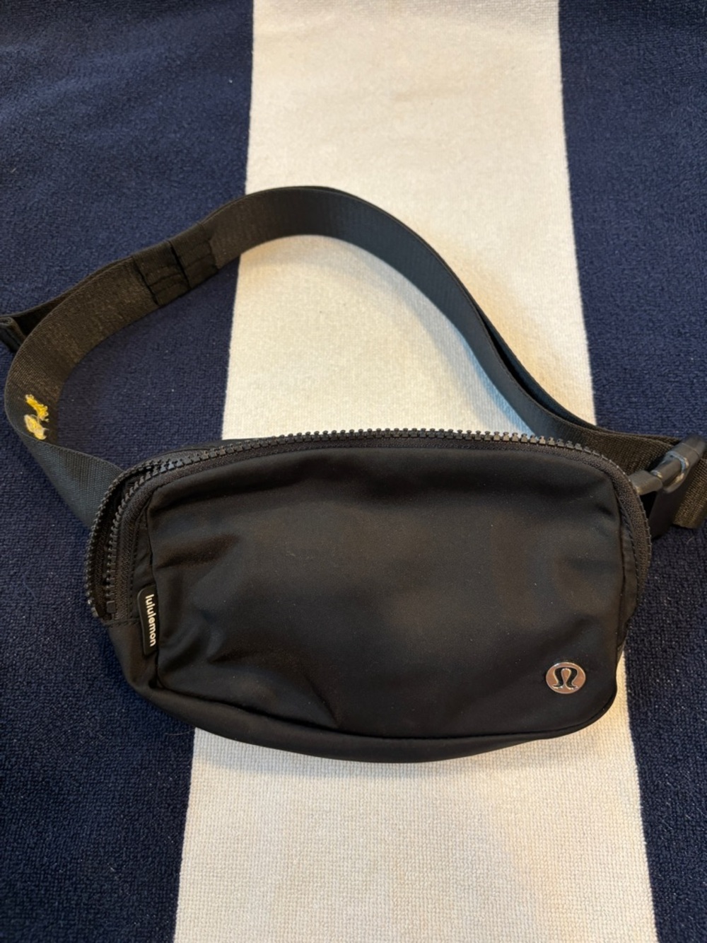 lululemon athletica Black Compact Belt Bag